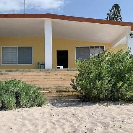 La Casa Amarilla Frente Al Mar Villa Chelem Eksteriør billede