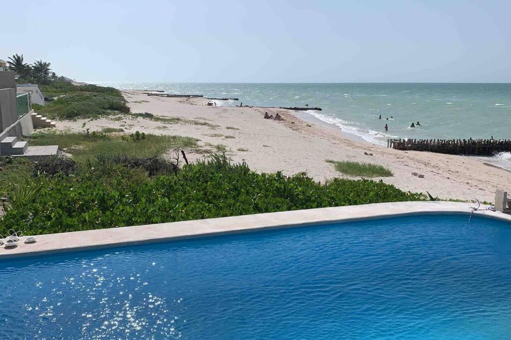 La Casa Amarilla Frente Al Mar Villa Chelem Eksteriør billede