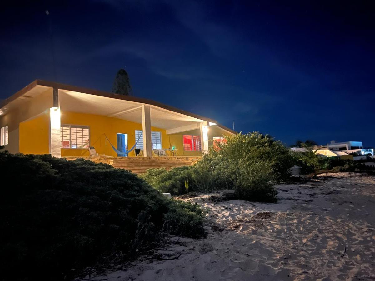 La Casa Amarilla Frente Al Mar Villa Chelem Eksteriør billede