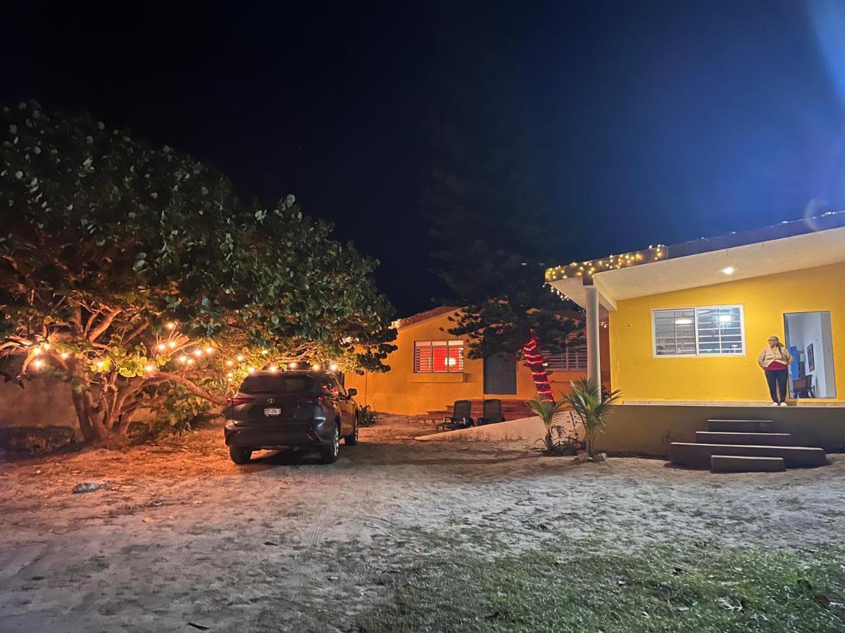 La Casa Amarilla Frente Al Mar Villa Chelem Eksteriør billede