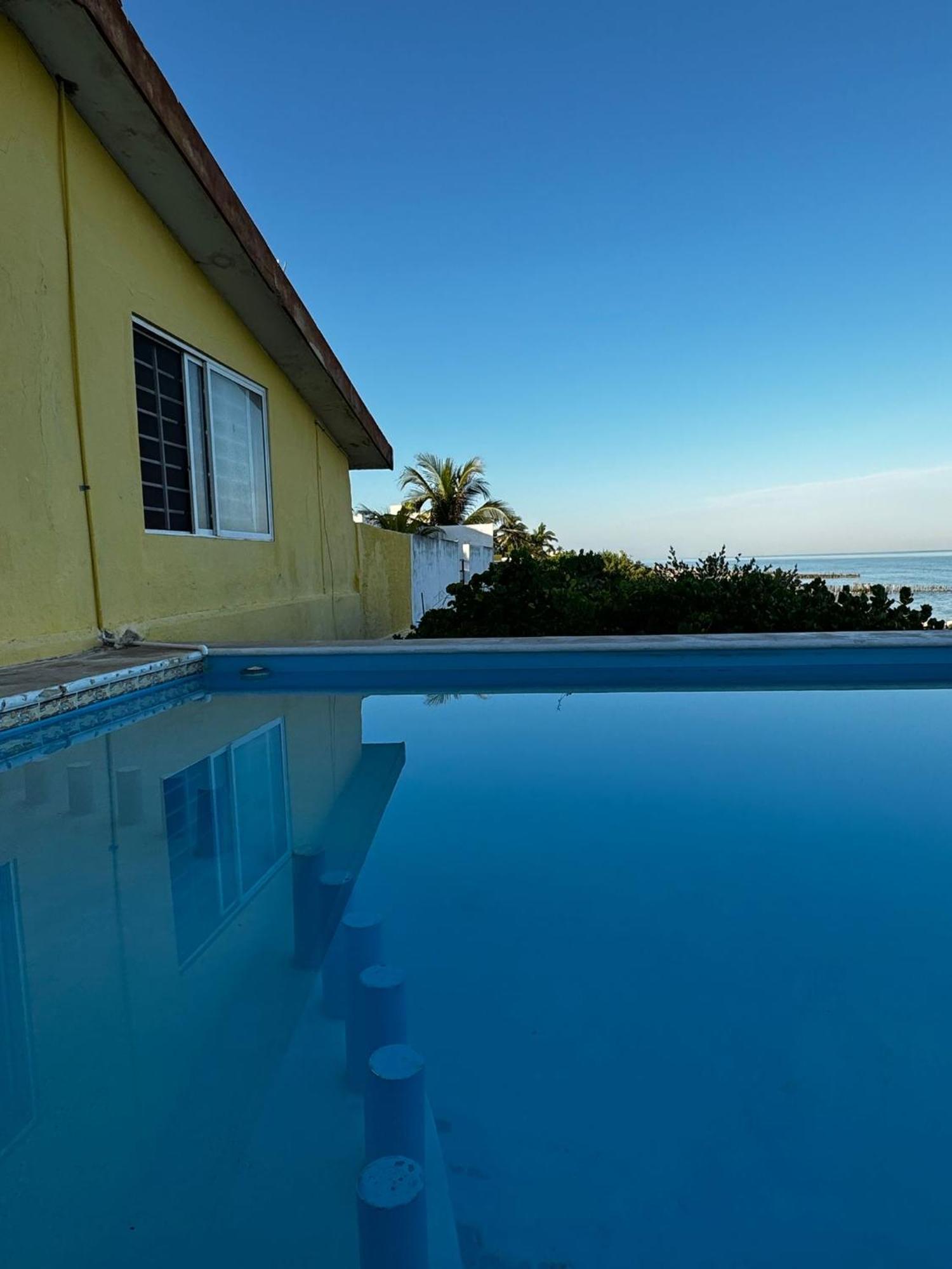 La Casa Amarilla Frente Al Mar Villa Chelem Eksteriør billede